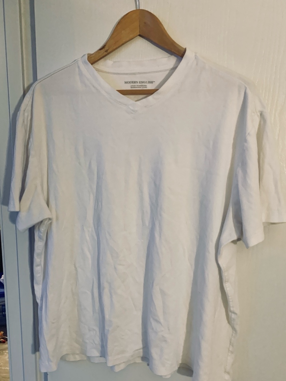 Classic White V-Neck Short Sleeve Tee